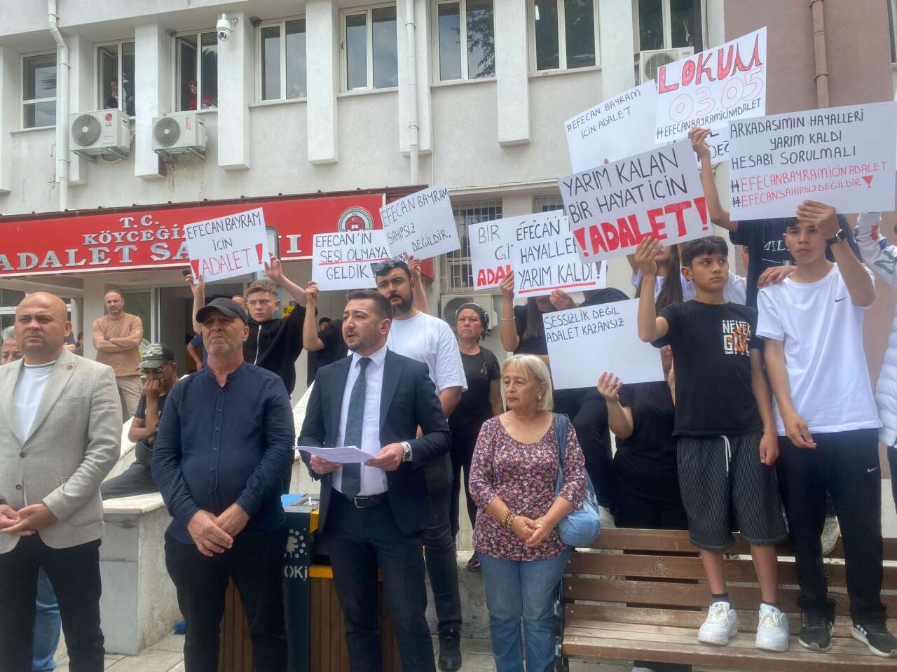 Köyceğiz’de Adalet Yürüyüşü: Acılı Anne Feryat Etti “Benim Oğlumu Aldılar, Beni de Alın” 2